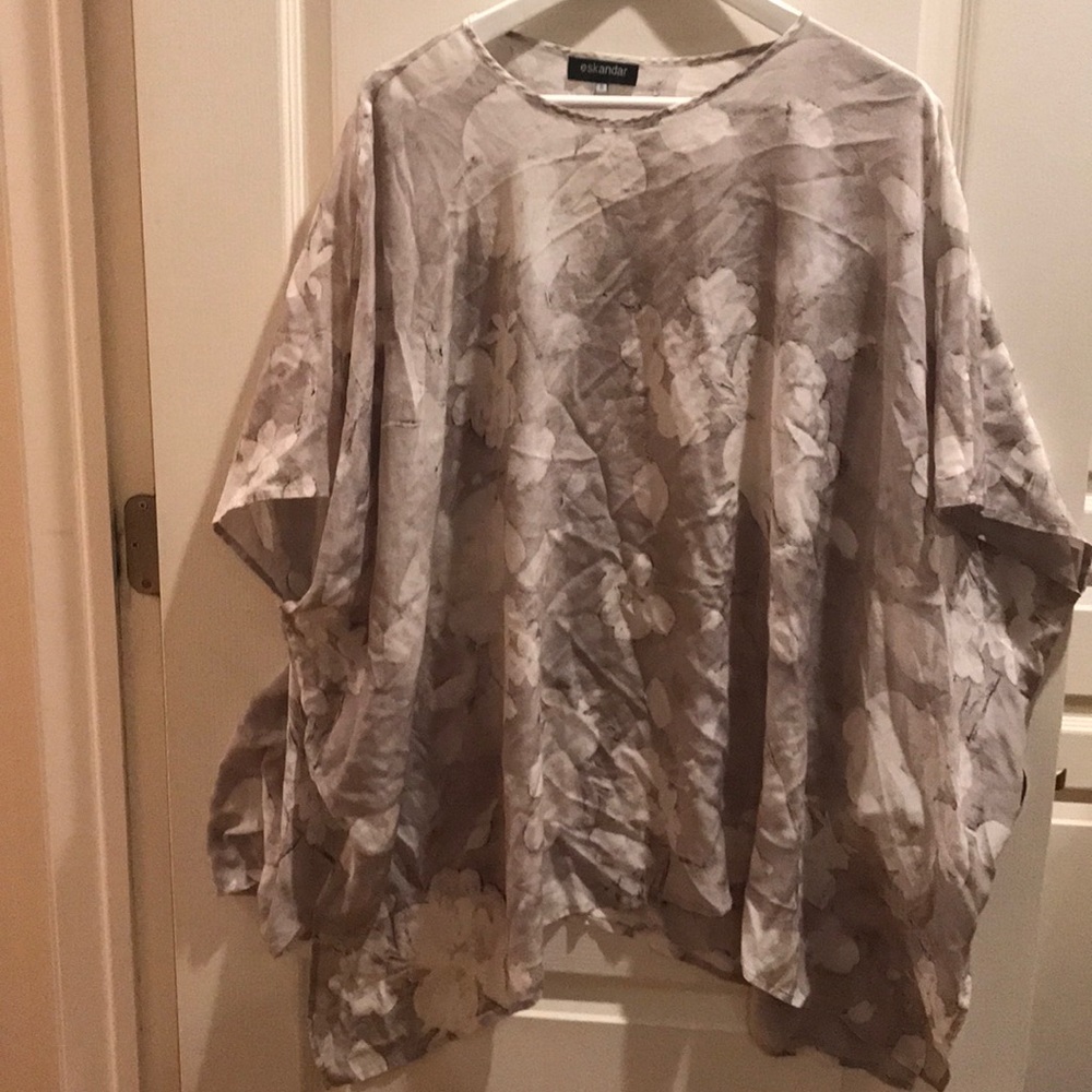 Eskandar poncho